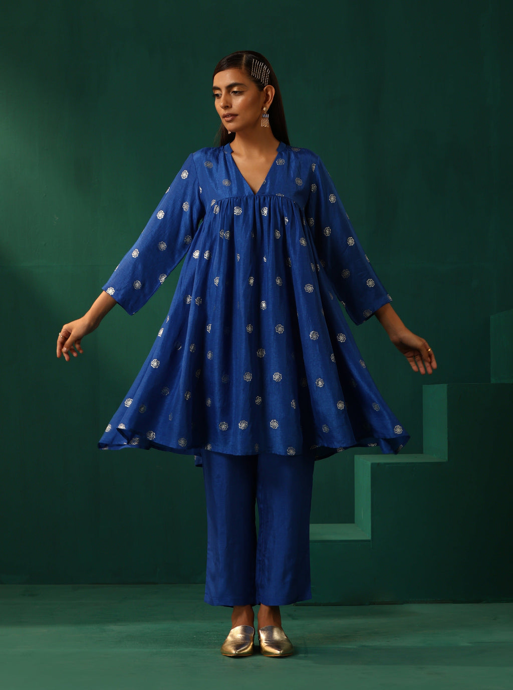 trueBrowns Royal Blue Geometric Floral Viscose Silk Front Gathered Co-ord Set | Grocsy