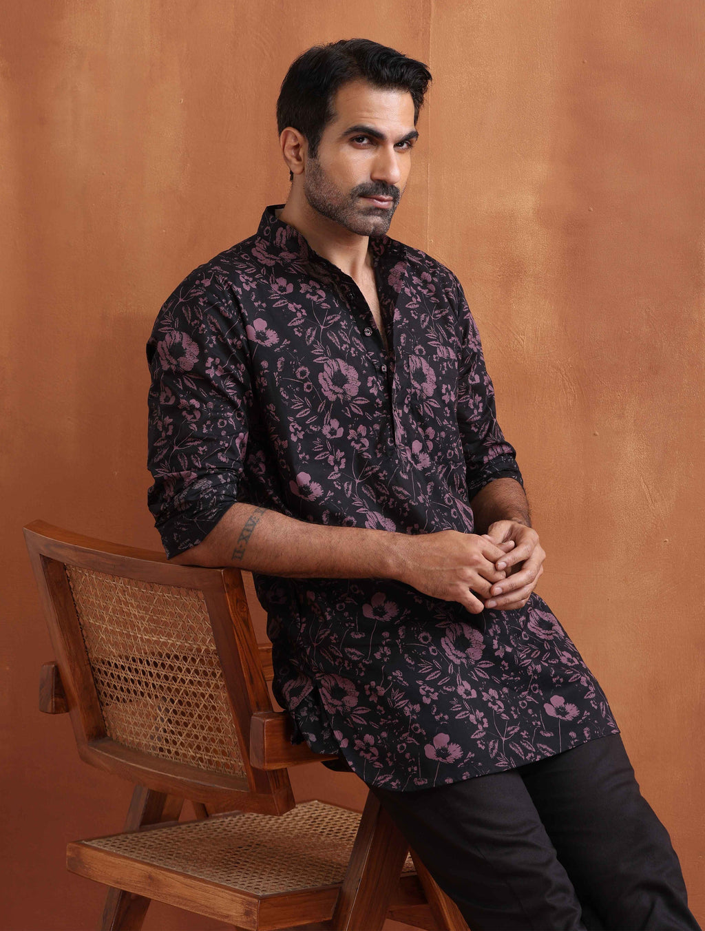 trueBrowns Men's Black Floral Printed Short Kurta | Grocsy