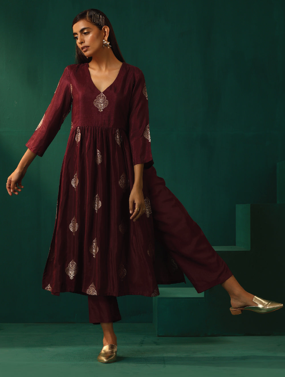 trueBrowns Wine Geometric Viscose Silk High Slit Kurta Pant Set | Grocsy