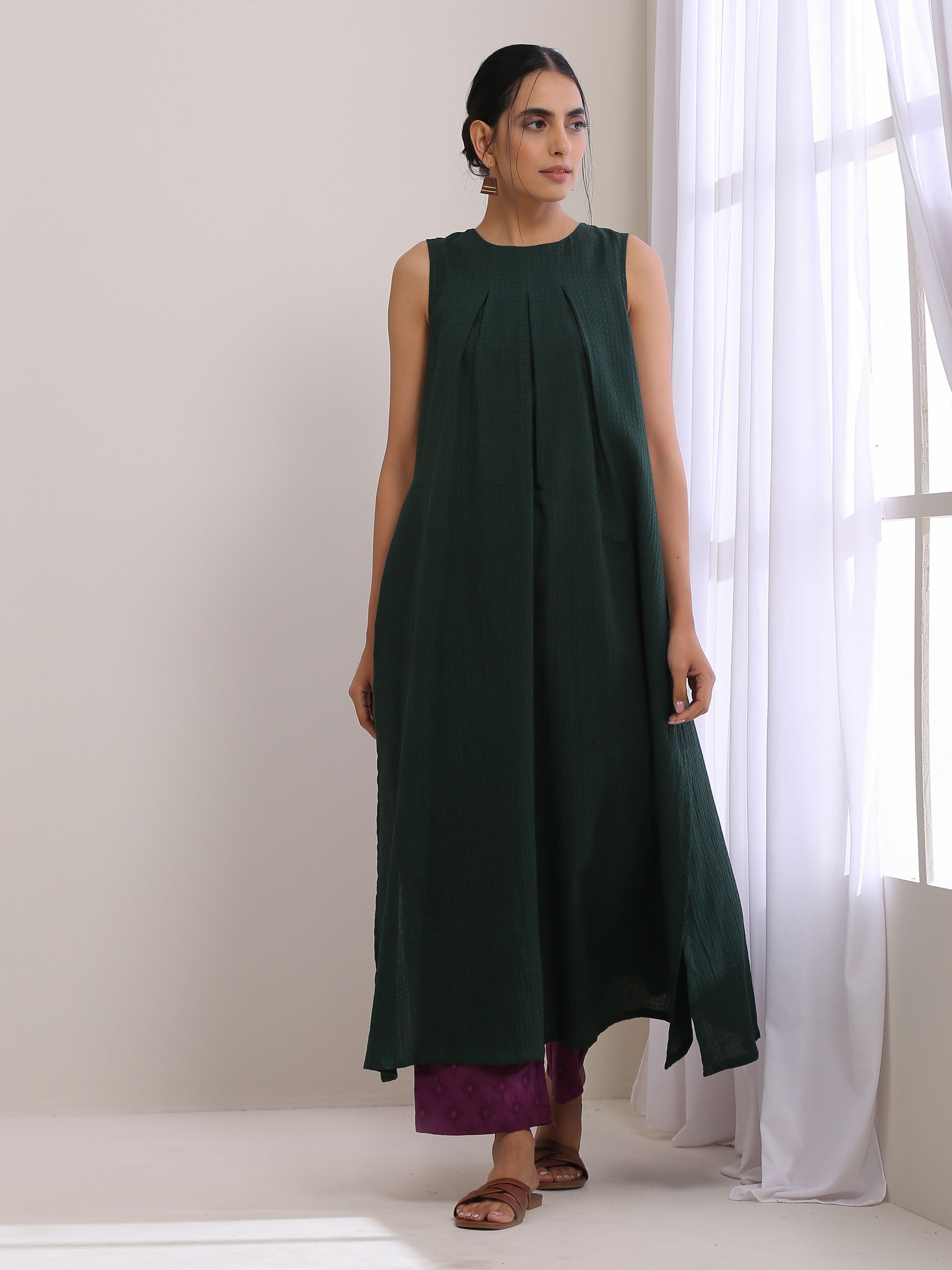 trueBrowns Dark Green Dobby Sleeveless Kurta Pant Set | Grocsy