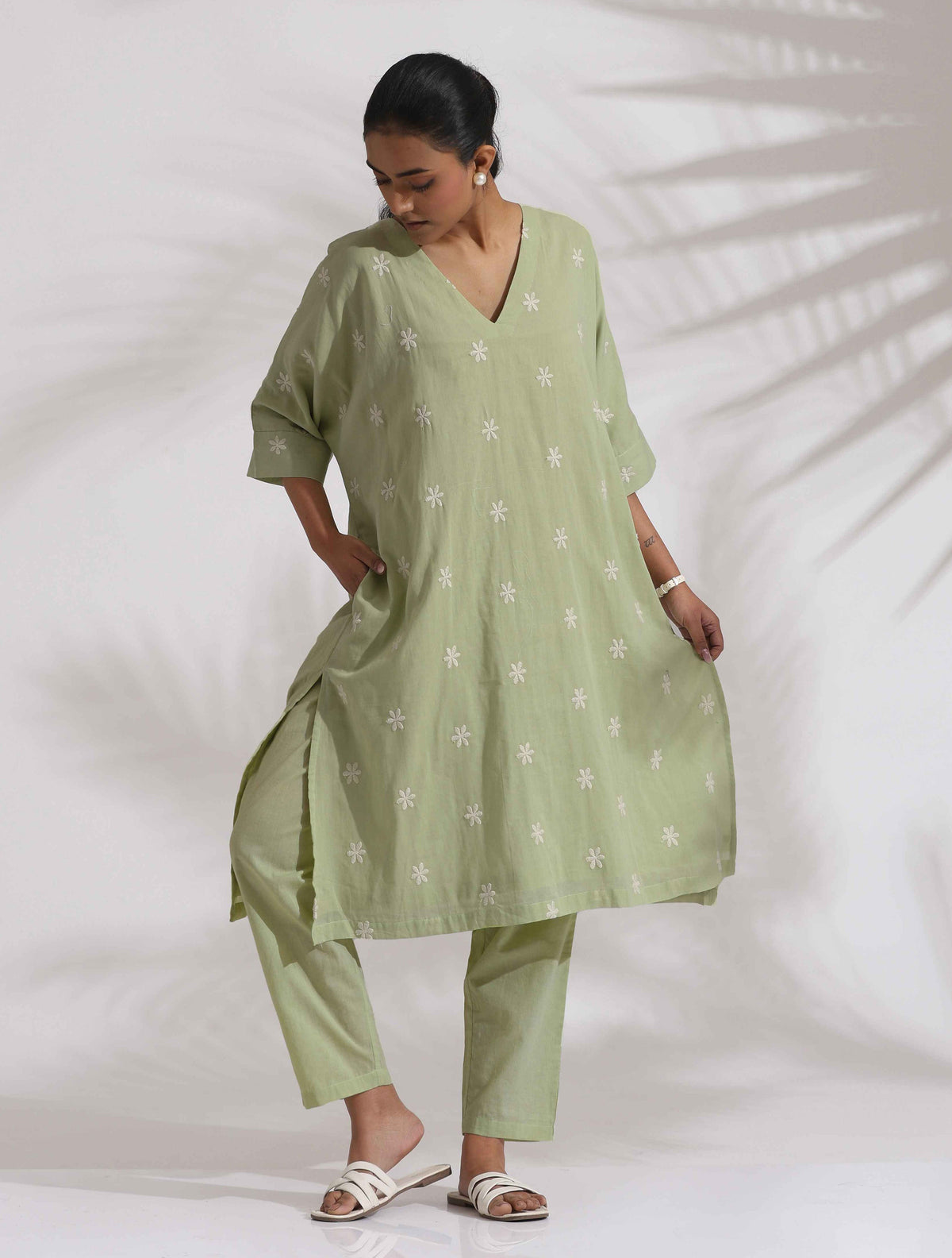 trueBrowns Green Cotton Floral Embroidered Kurta Co-ord Set | Grocsy