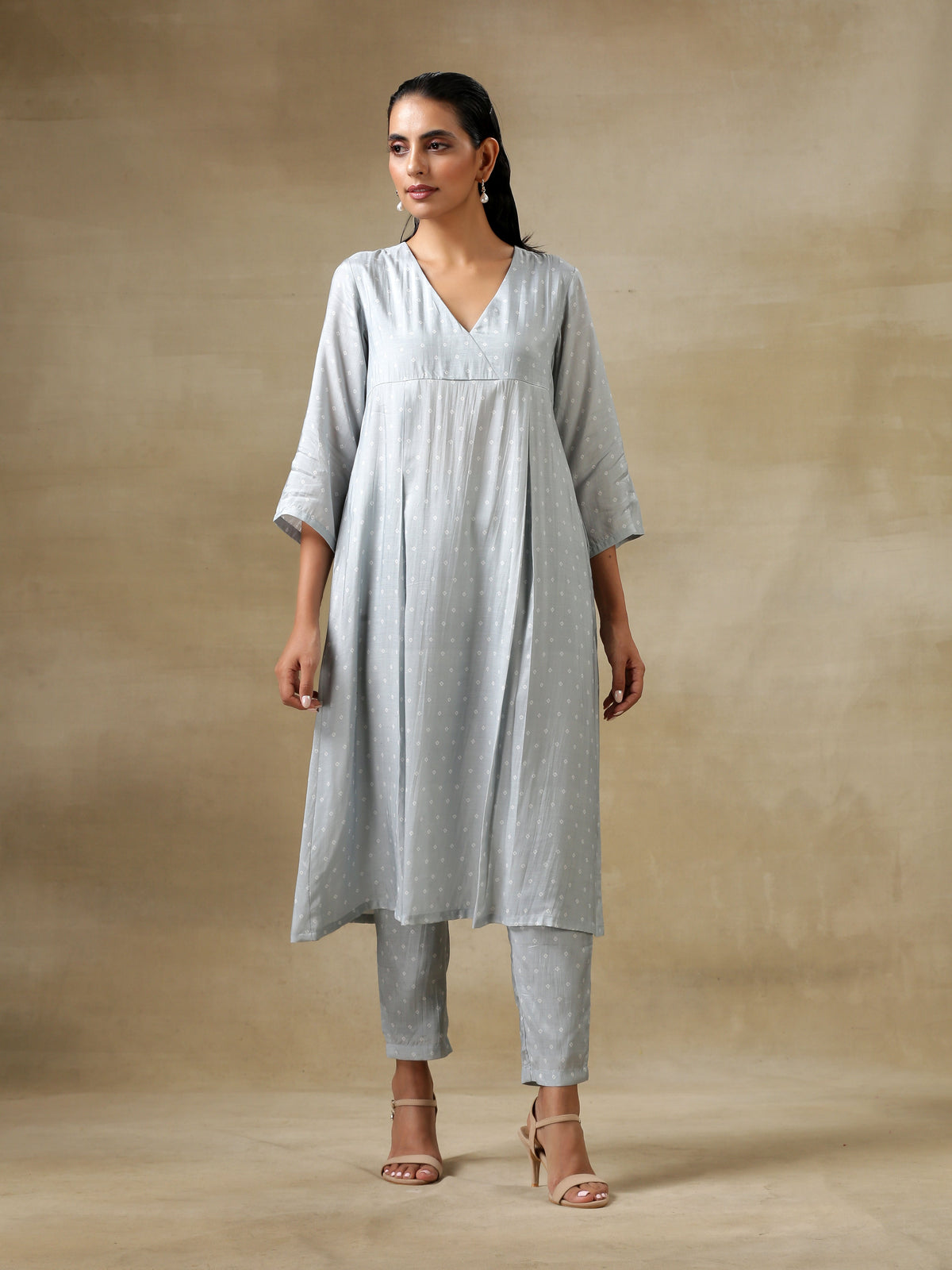 trueBrowns Grey Bandhani Printed Silk Yoke Kurta Pant Set | Grocsy
