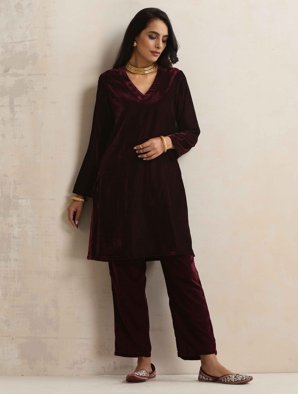 trueBrowns Purple Velvet Kurta Co-ord Set | Grocsy