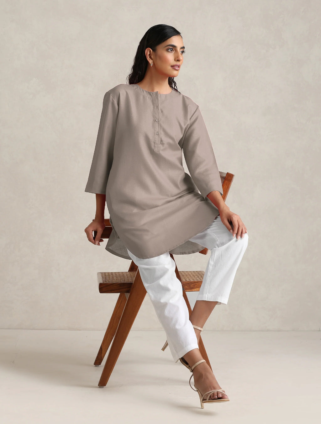 trueBrowns Light Grey Cotton Blend Short Kurta | Grocsy