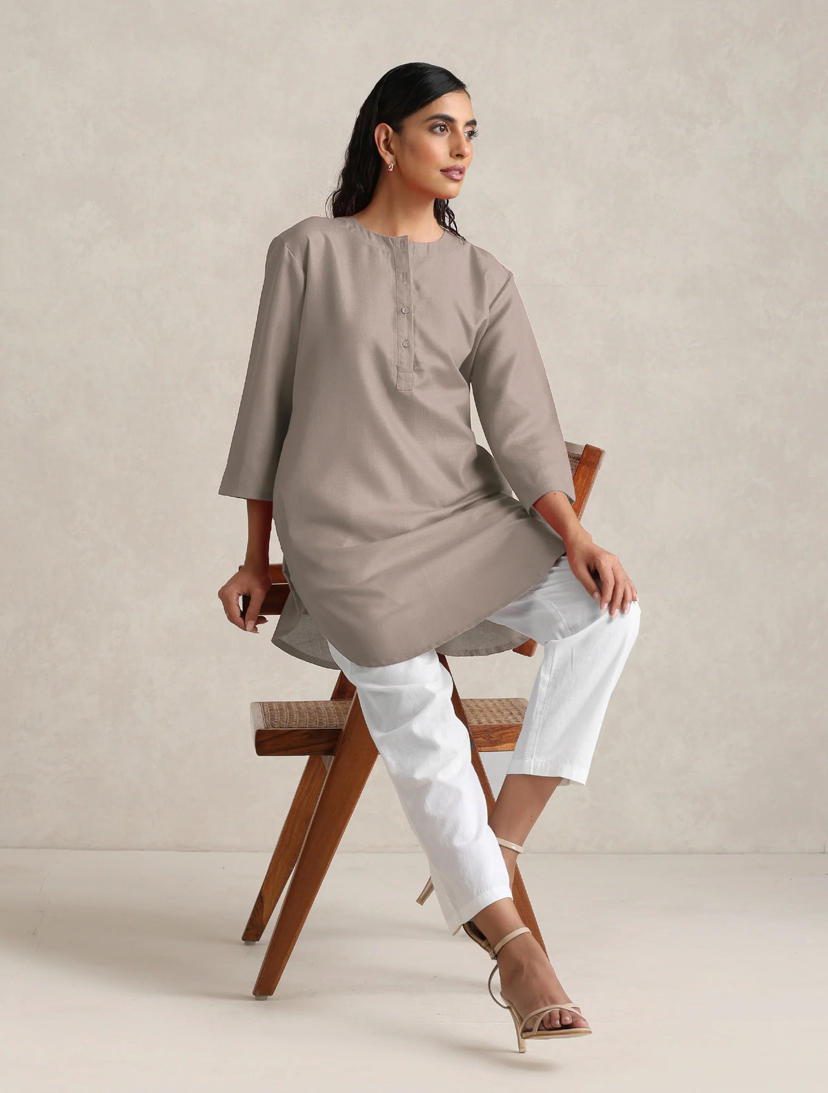 trueBrowns Light Grey Cotton Blend Short Kurta | Grocsy