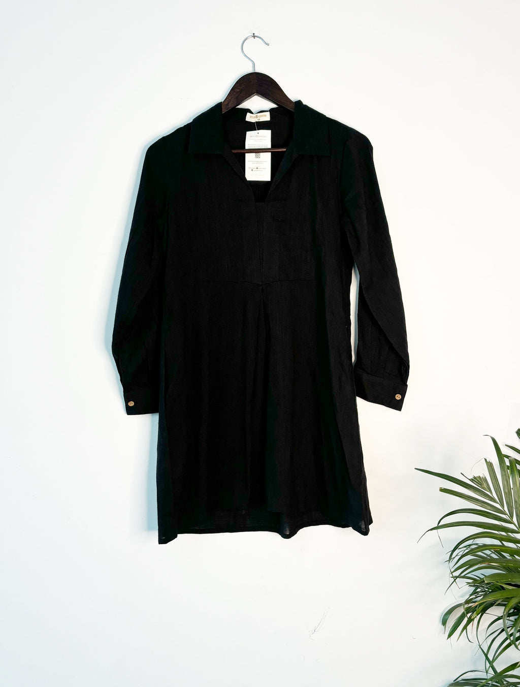 trueBrowns Black Slub Top | Grocsy