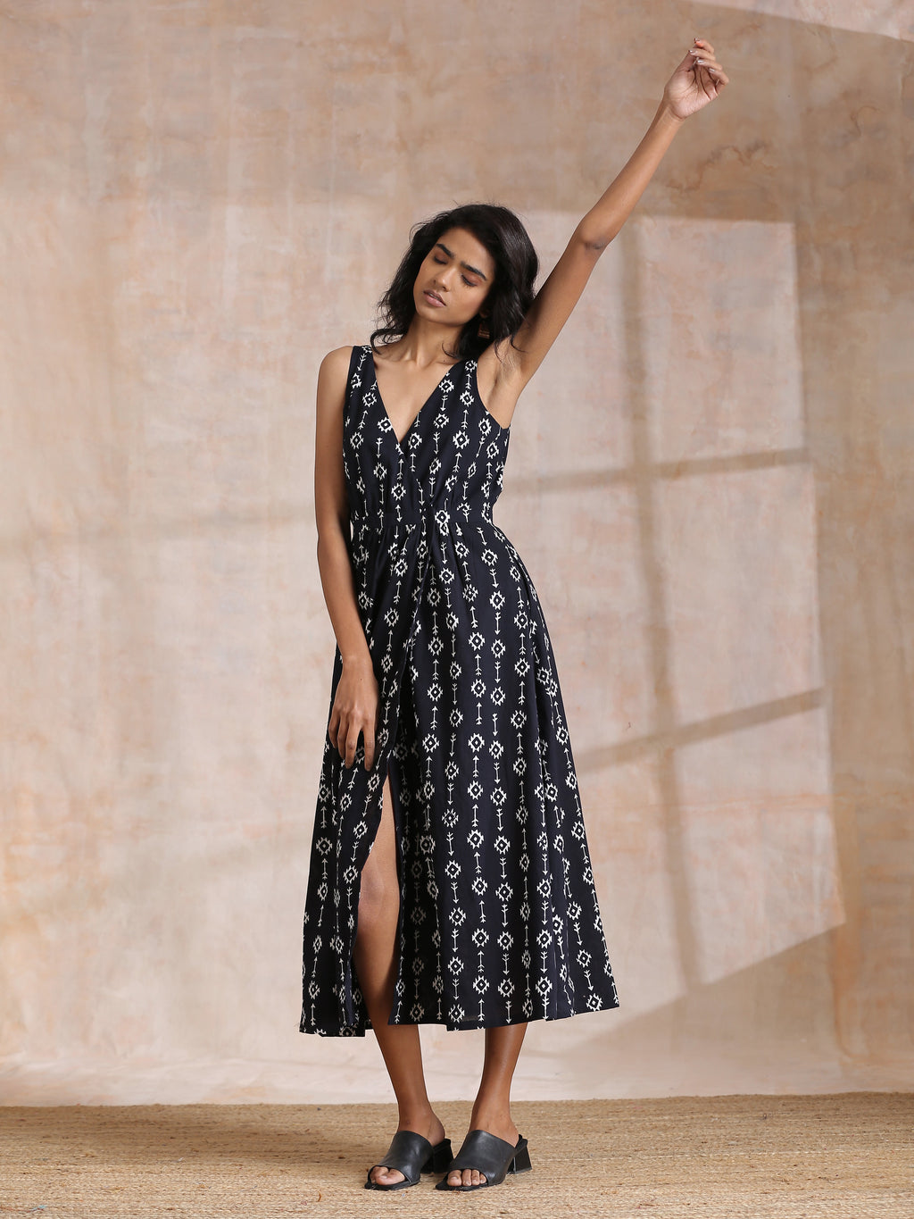 trueBrowns Black White Geometric Print Cotton Sleeveless Wrap Dress | Grocsy