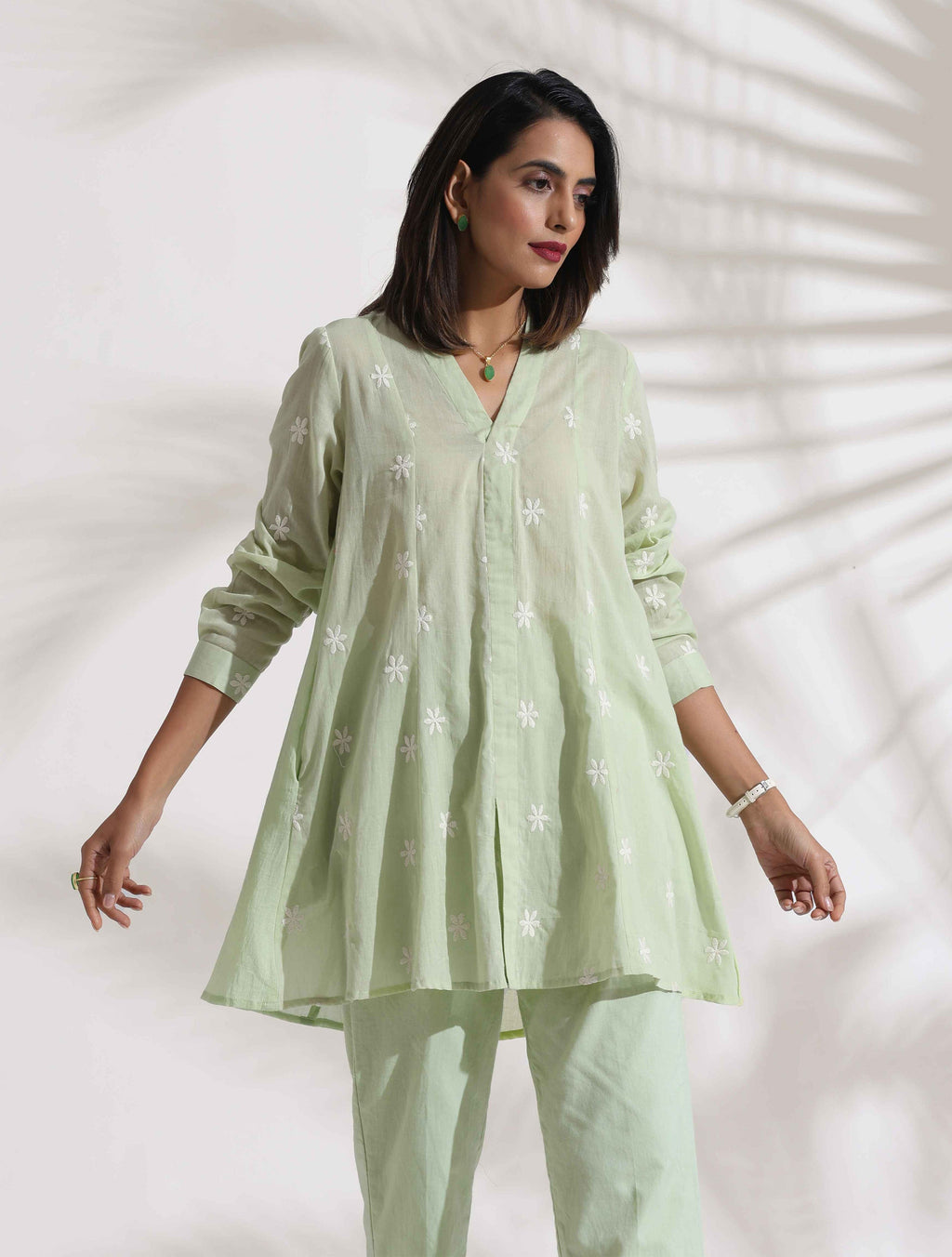 trueBrowns Green Cotton Floral Embroidered Co-ord Set | Grocsy