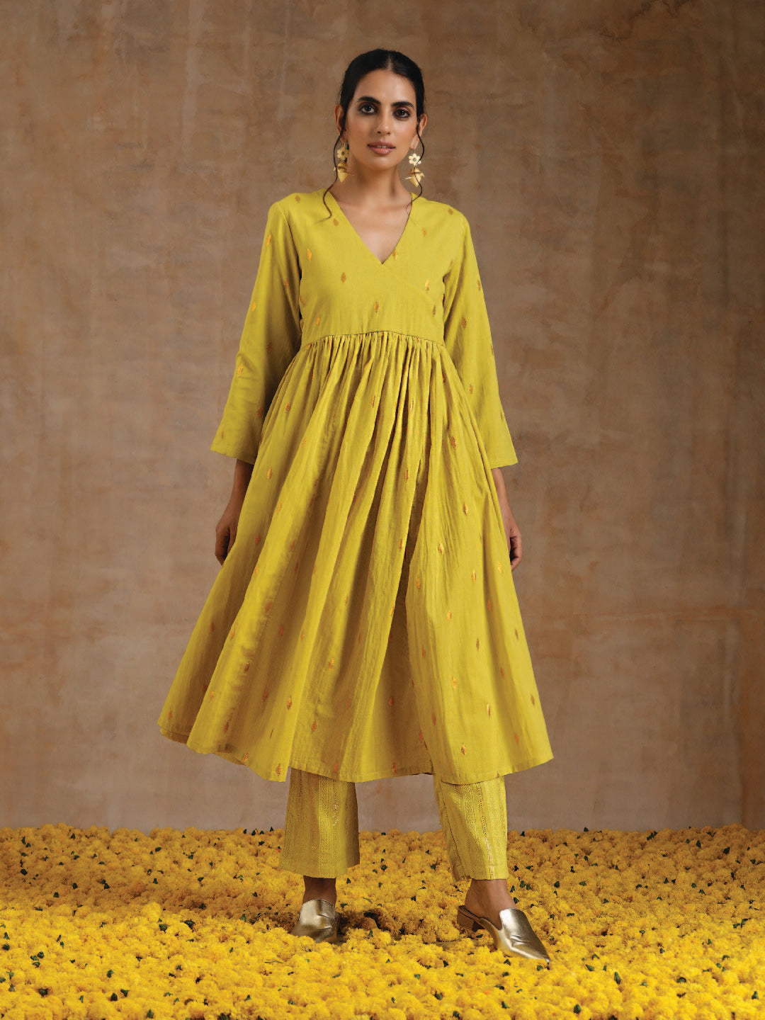 trueBrowns Lime Gold Cotton Kalidar Kurta Set | Grocsy