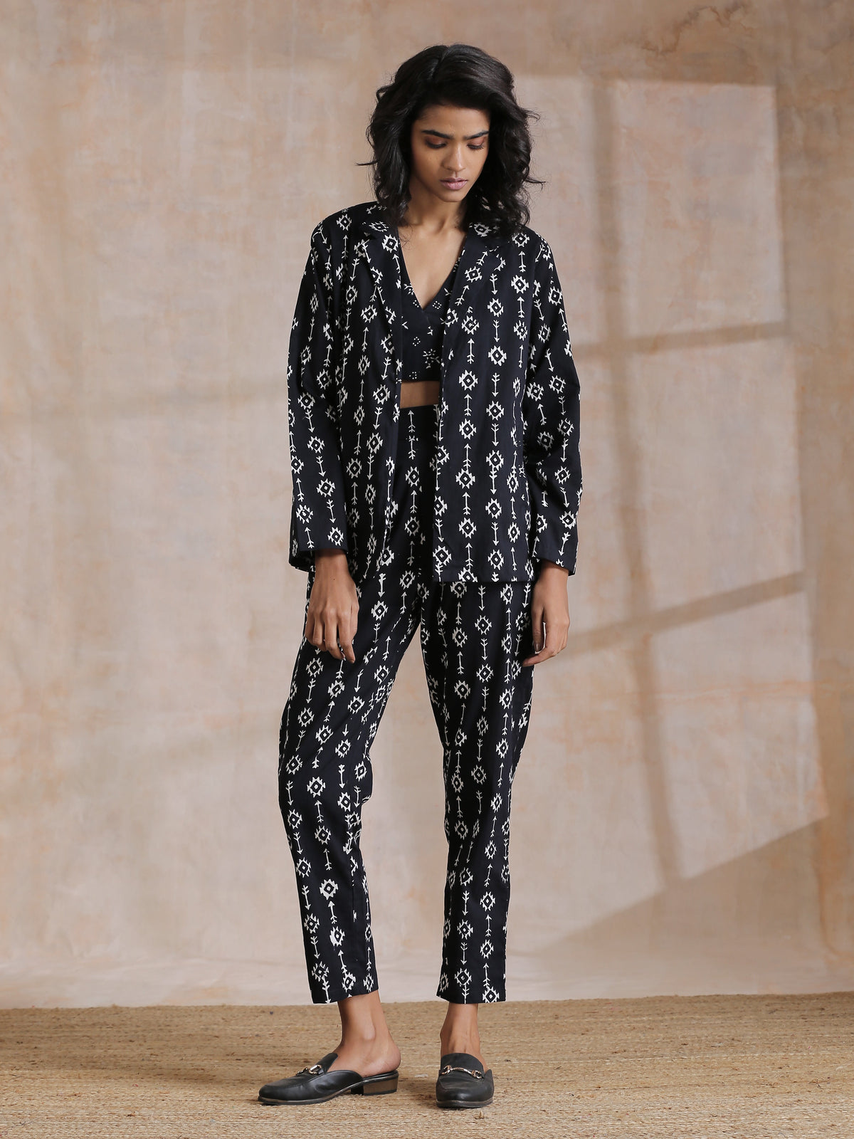 trueBrowns Black White Geometric Print Cotton Pant Suit Set | Grocsy