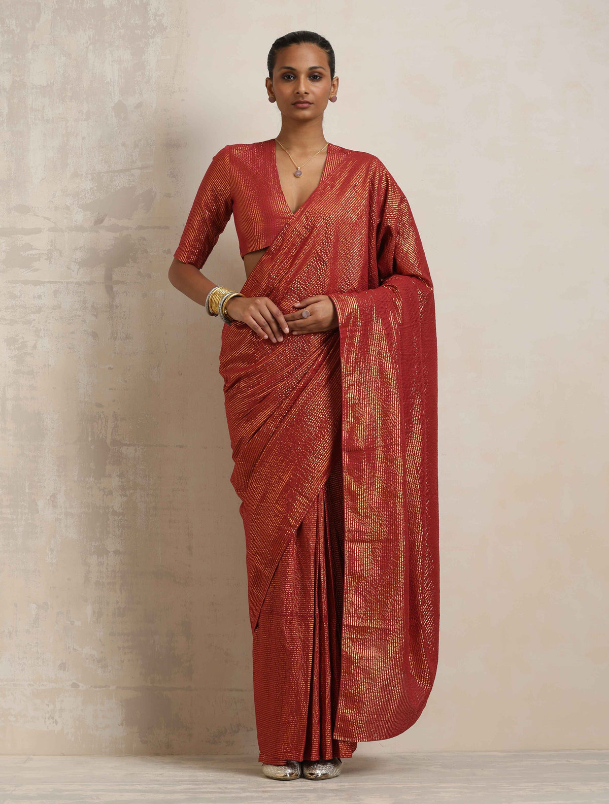 trueBrowns Maroon Gold Metallic Ready To Wear Saree | Grocsy