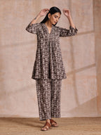 trueBrowns Clay Dabu Geometric Print Cotton Pleated Co-Ord Set | Grocsy