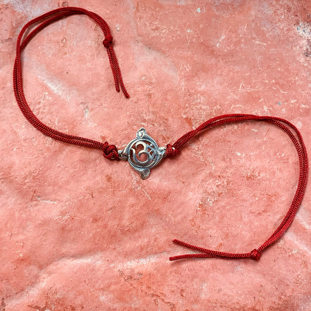 trueBrowns 925 Sterling Silver Textured Om Thread Rakhi | Grocsy
