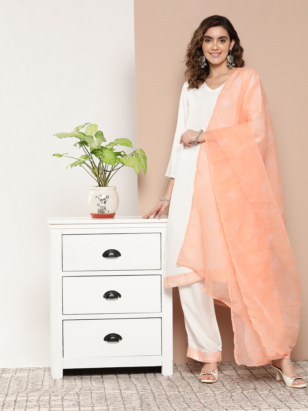 InWeave Women's Cream Straight Kurta Set W Peach White Print Organza Dupatta | Grocsy