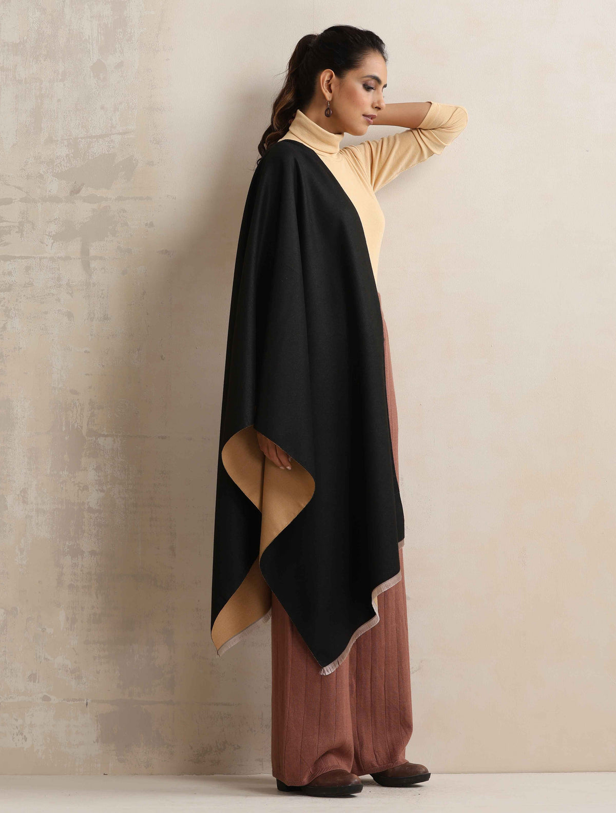 trueBrowns Black Reversible Woollen Stole | Grocsy