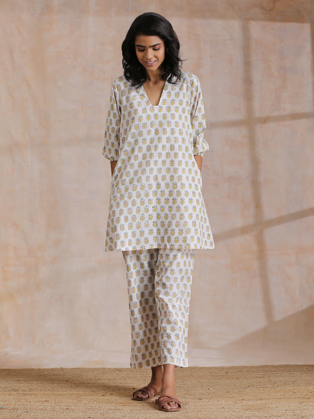 trueBrowns Multi Color Floral Booti Print Cotton V-Square Neck Co-Ord Set | Grocsy