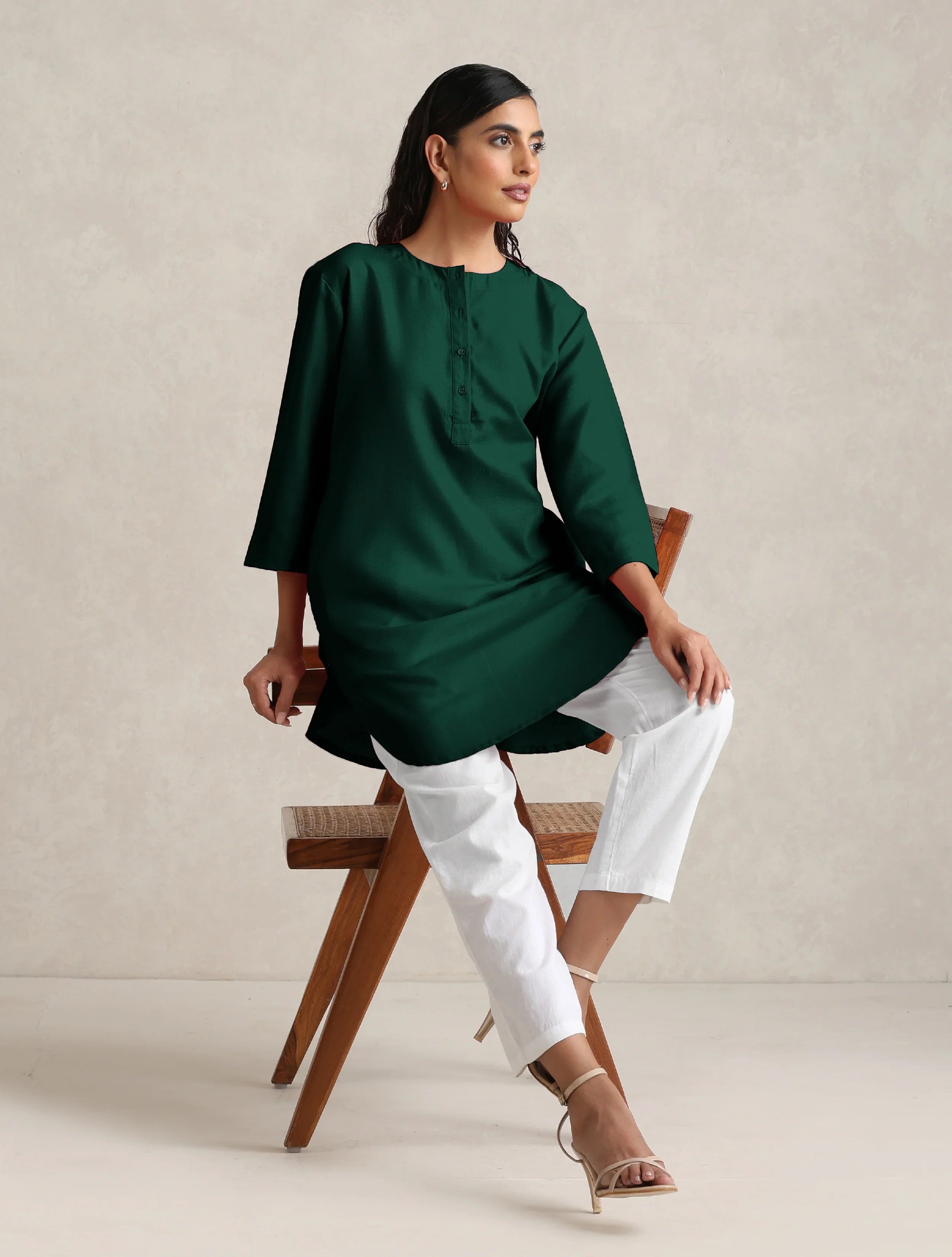 trueBrowns Dark Green Cotton Blend Short Kurta | Grocsy