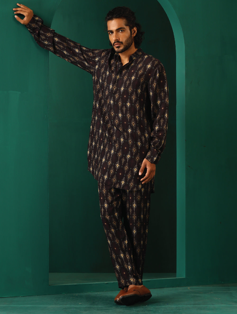 trueBrowns Men's Black Tonal Ikat Muslin Silk Printed Co-ord Set | Grocsy