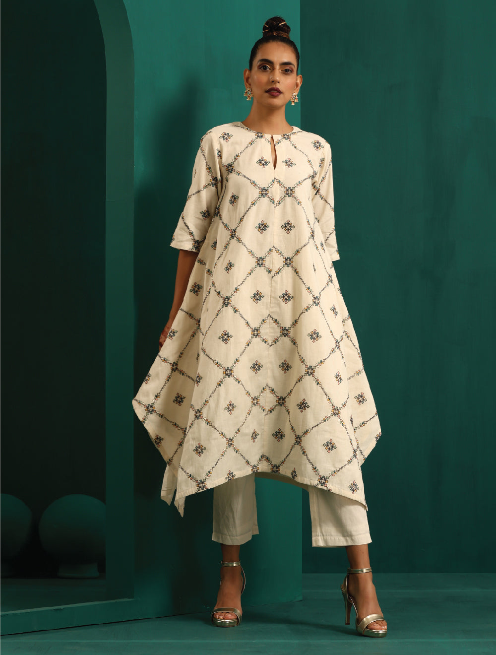 trueBrowns Ivory Rhombus Cotton Handkerchief Kurta Pant Set | Grocsy
