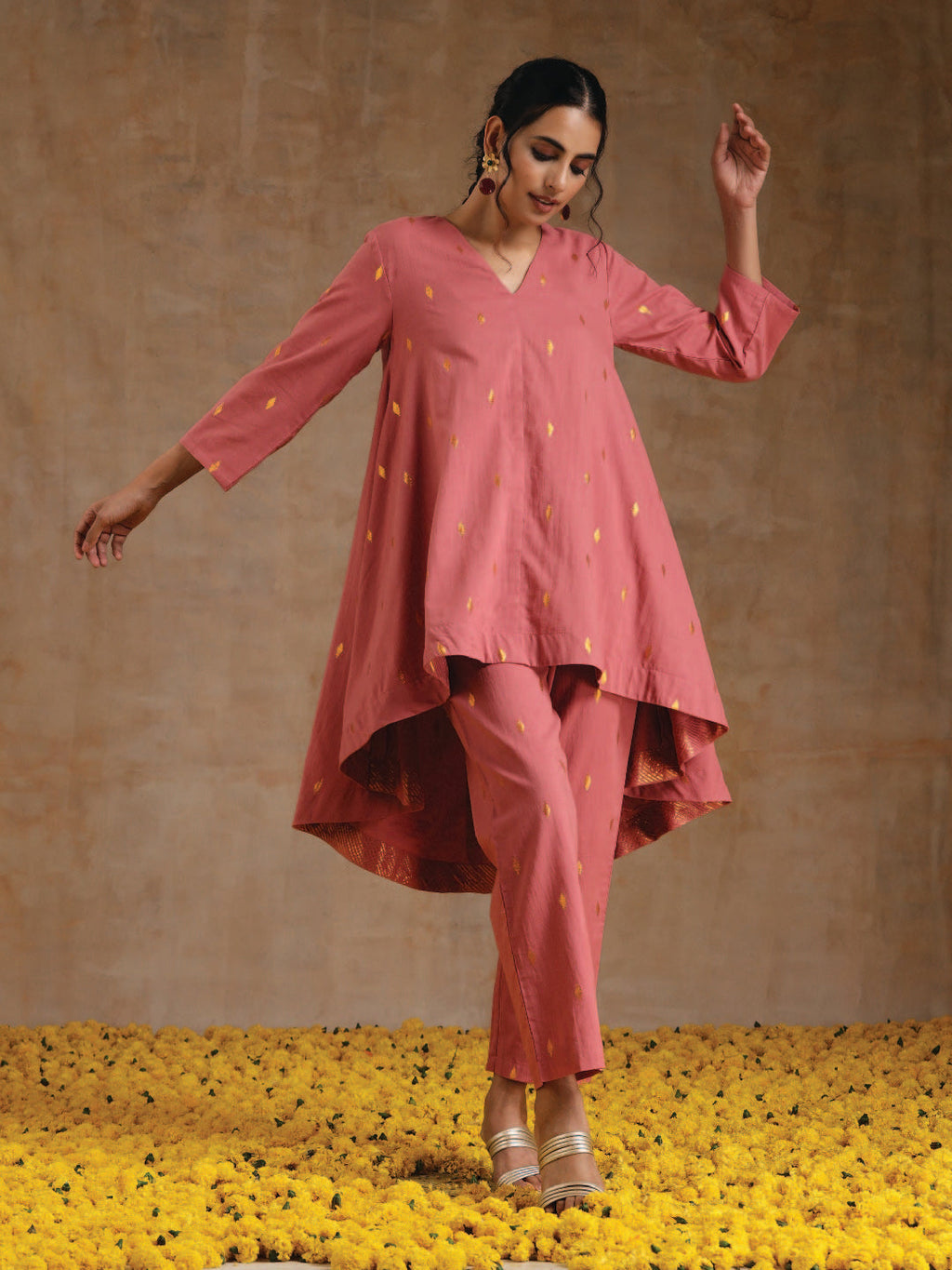 trueBrowns Blush Gold Cotton High-Low Co-Ord Set | Grocsy