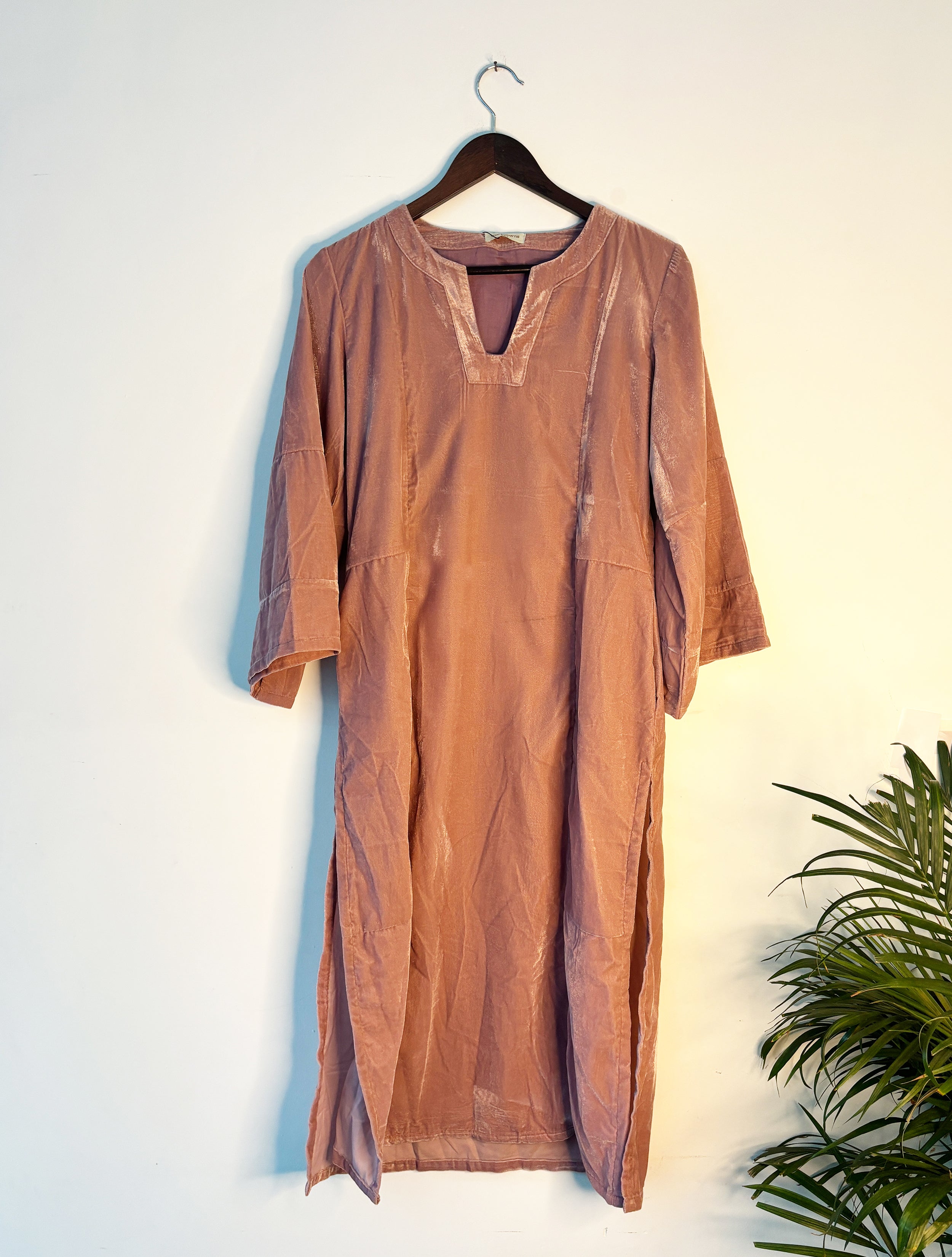 trueBrowns Pink Velvet Comfort Fit Kurta | Grocsy