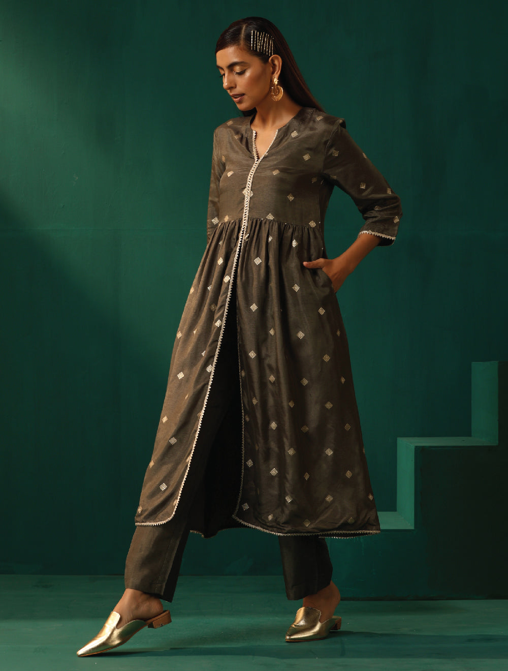trueBrowns Grey Diamond Viscose Silk Front Slit Kurta Pant Set | Grocsy