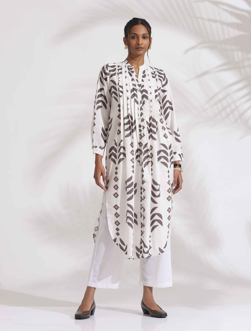 trueBrowns White Cotton Stripe Print Pleated Kurta Set | Grocsy