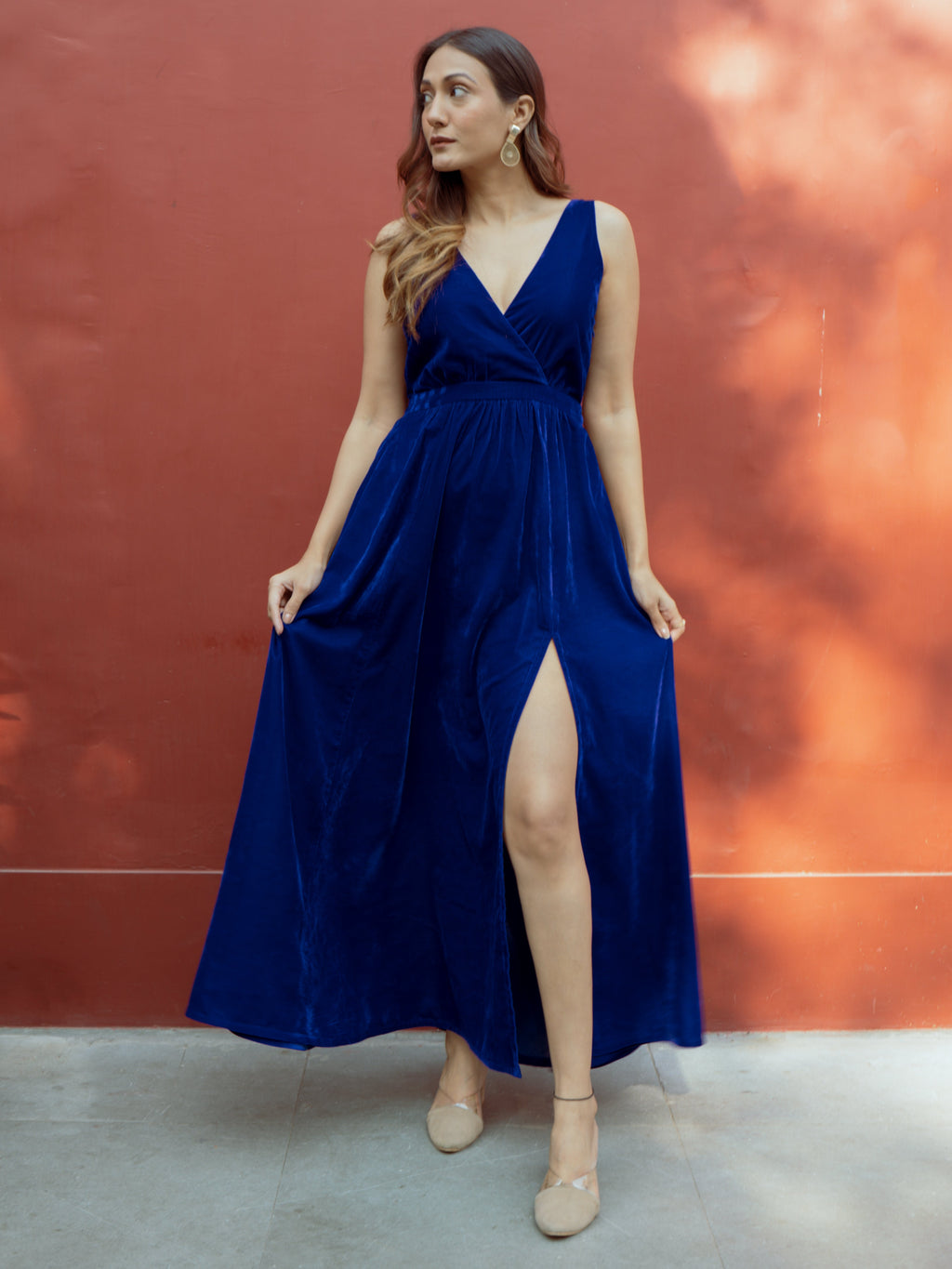 trueBrowns Blue Velvet Sleeveless Dress | Grocsy
