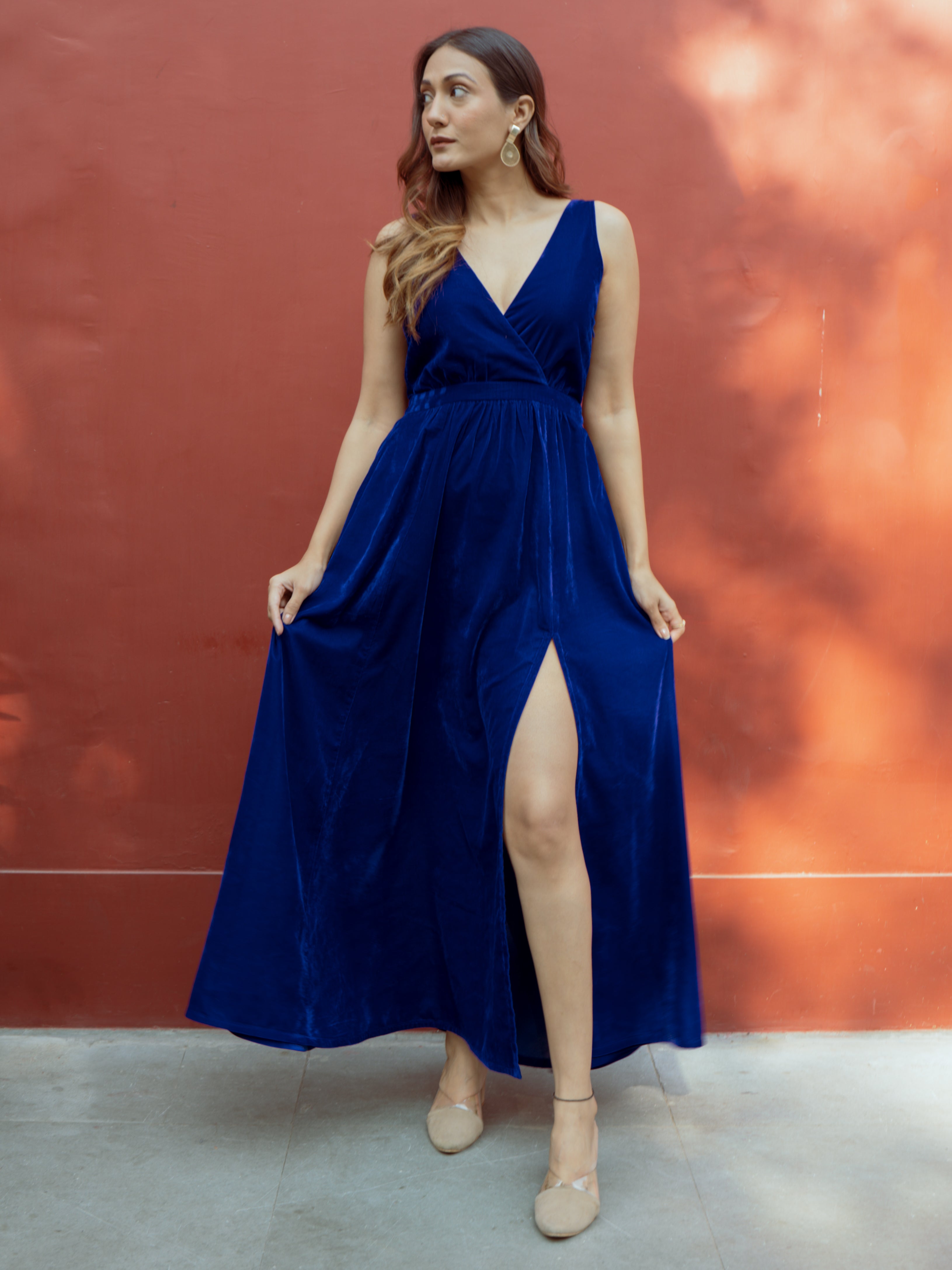 trueBrowns Blue Velvet Sleeveless Dress | Grocsy