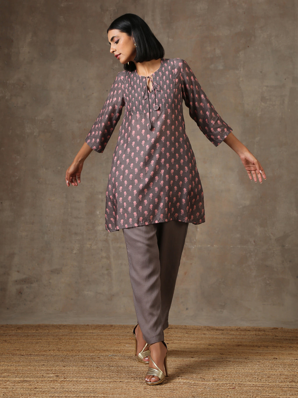 trueBrowns Grey Pink Floral Printed Silk Co-Ord Set | Grocsy