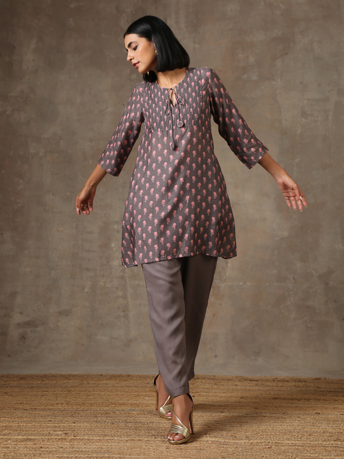 trueBrowns Grey Pink Floral Printed Silk Co-Ord Set | Grocsy