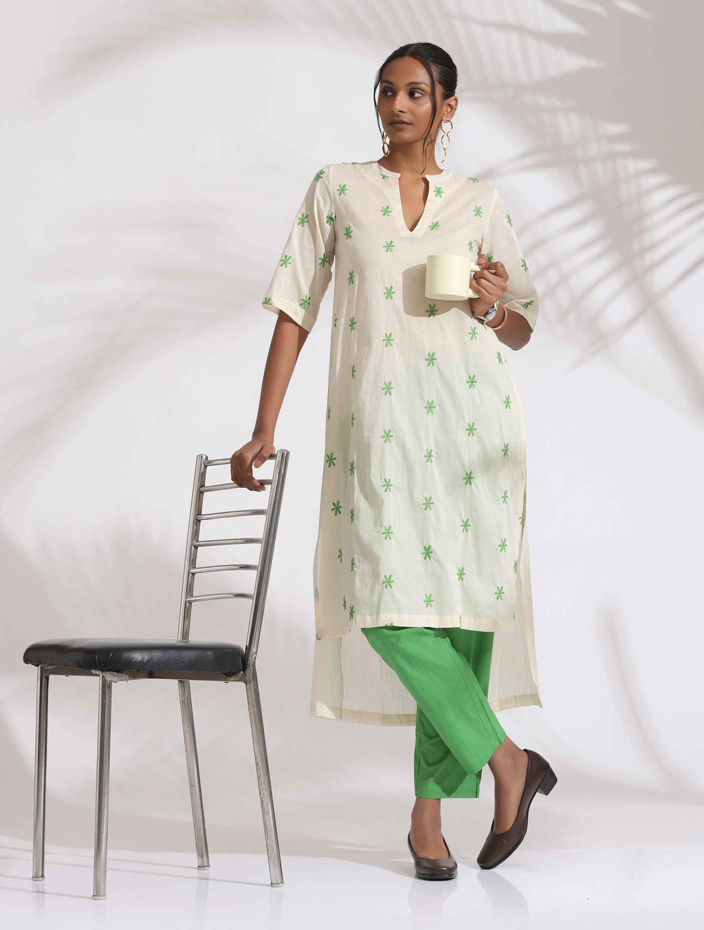 trueBrowns Off-White Cotton Floral Embroidered Straight Kurta Set | Grocsy