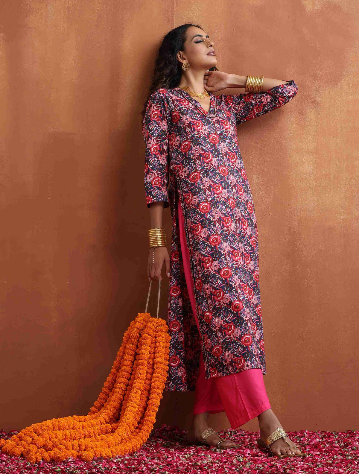 trueBrowns Pink Print High Slit Kurta Set | Grocsy