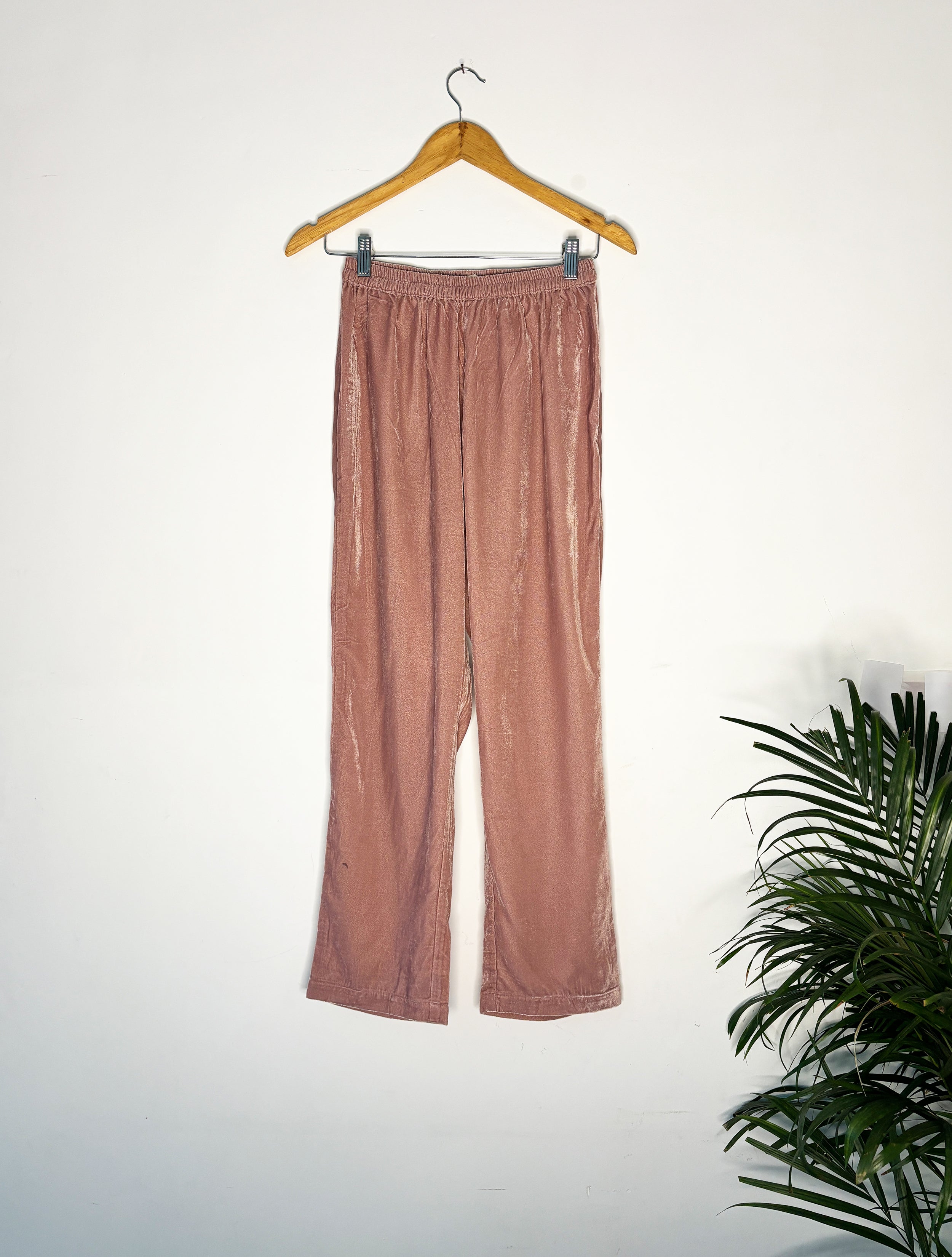trueBrowns Pink Velvet Bottom | Grocsy