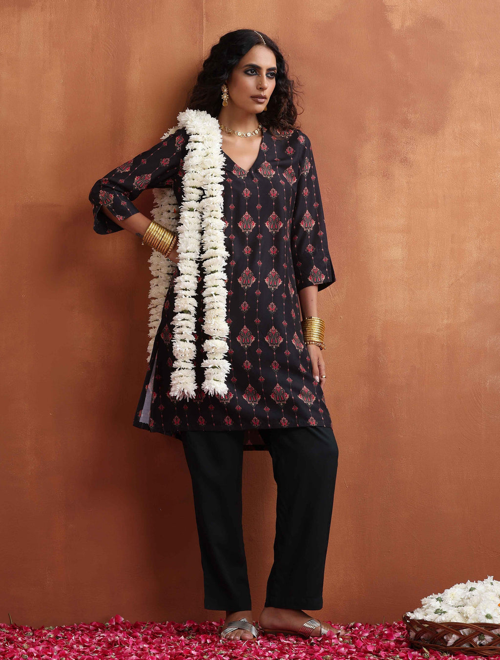 trueBrowns Black Print Kurta Co-ord Set | Grocsy