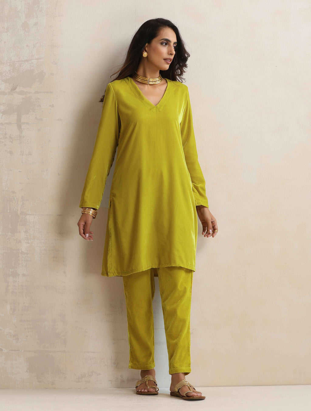 trueBrowns Lime Velvet Kurta Co-ord Set | Grocsy