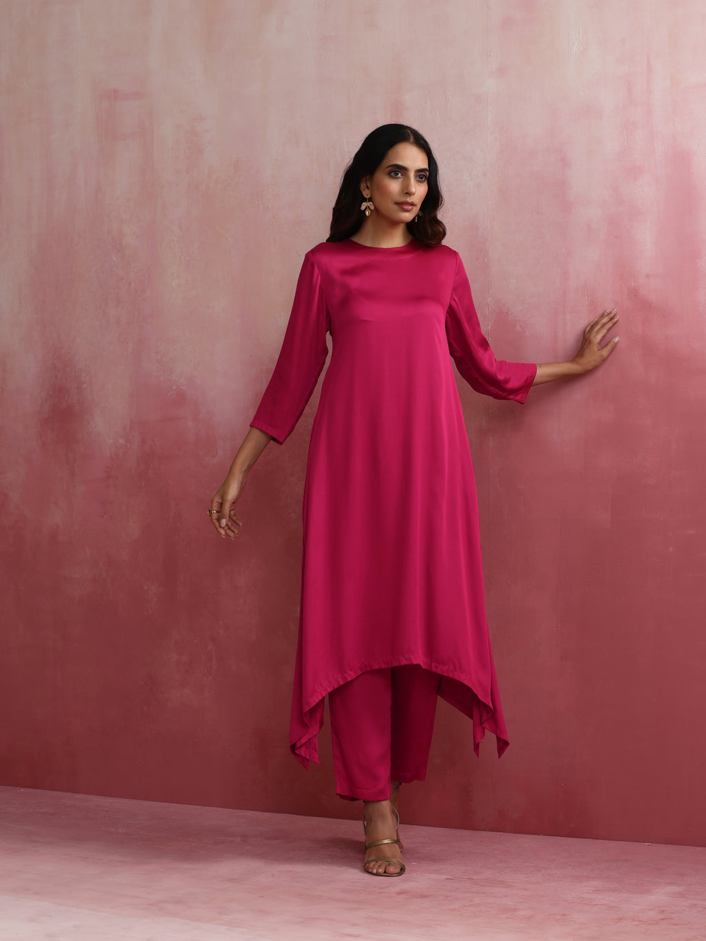 trueBrowns Magenta Highlow Modal Kurta Set | Grocsy