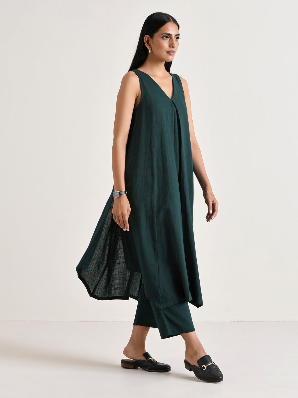 trueBrowns Dark Green Sleeveless Flared Kurta Pant Set | Grocsy