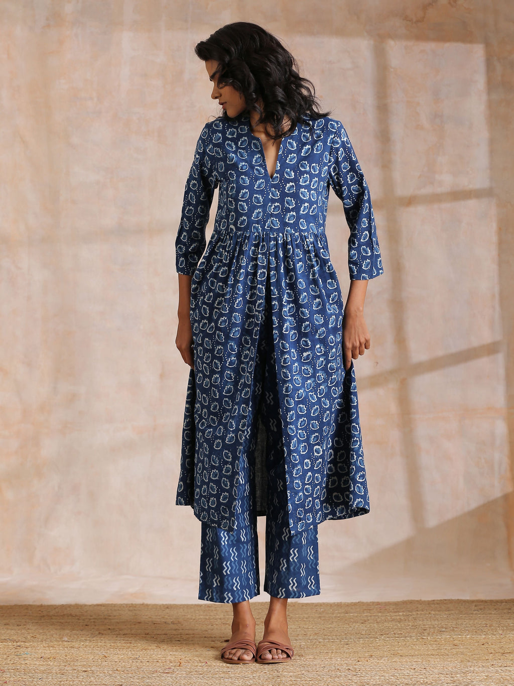 trueBrowns Indigo Dabu Floral Print Cotton Kurta Pant Set | Grocsy