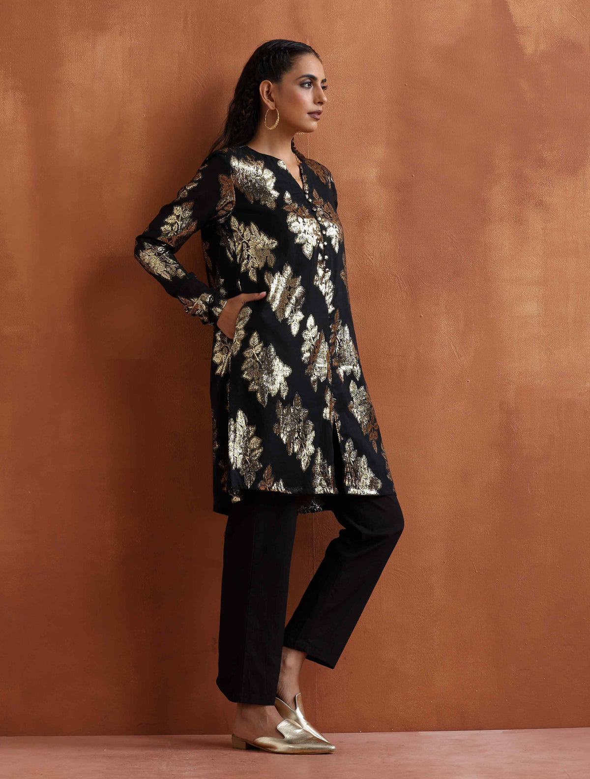 trueBrowns Black Metallic Straight Kurta Co-ord Set | Grocsy