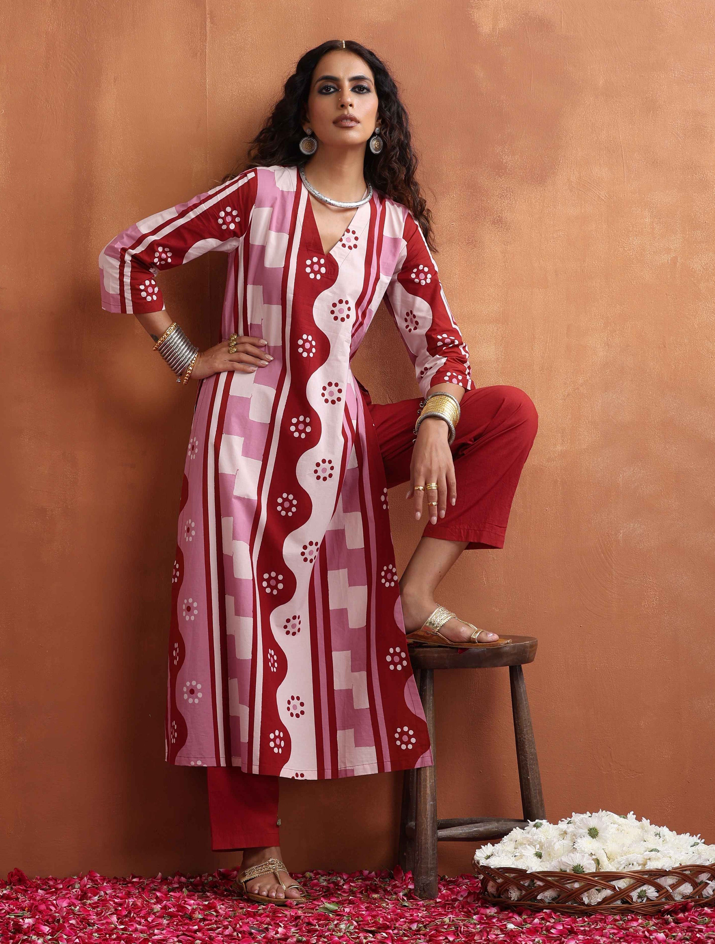trueBrowns Pink Abstract Print High Slit Kurta Set | Grocsy