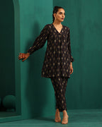 trueBrowns Black Tonal Ikat Muslin Silk Printed V-Neck Front Pleat Co-ord Set | Grocsy