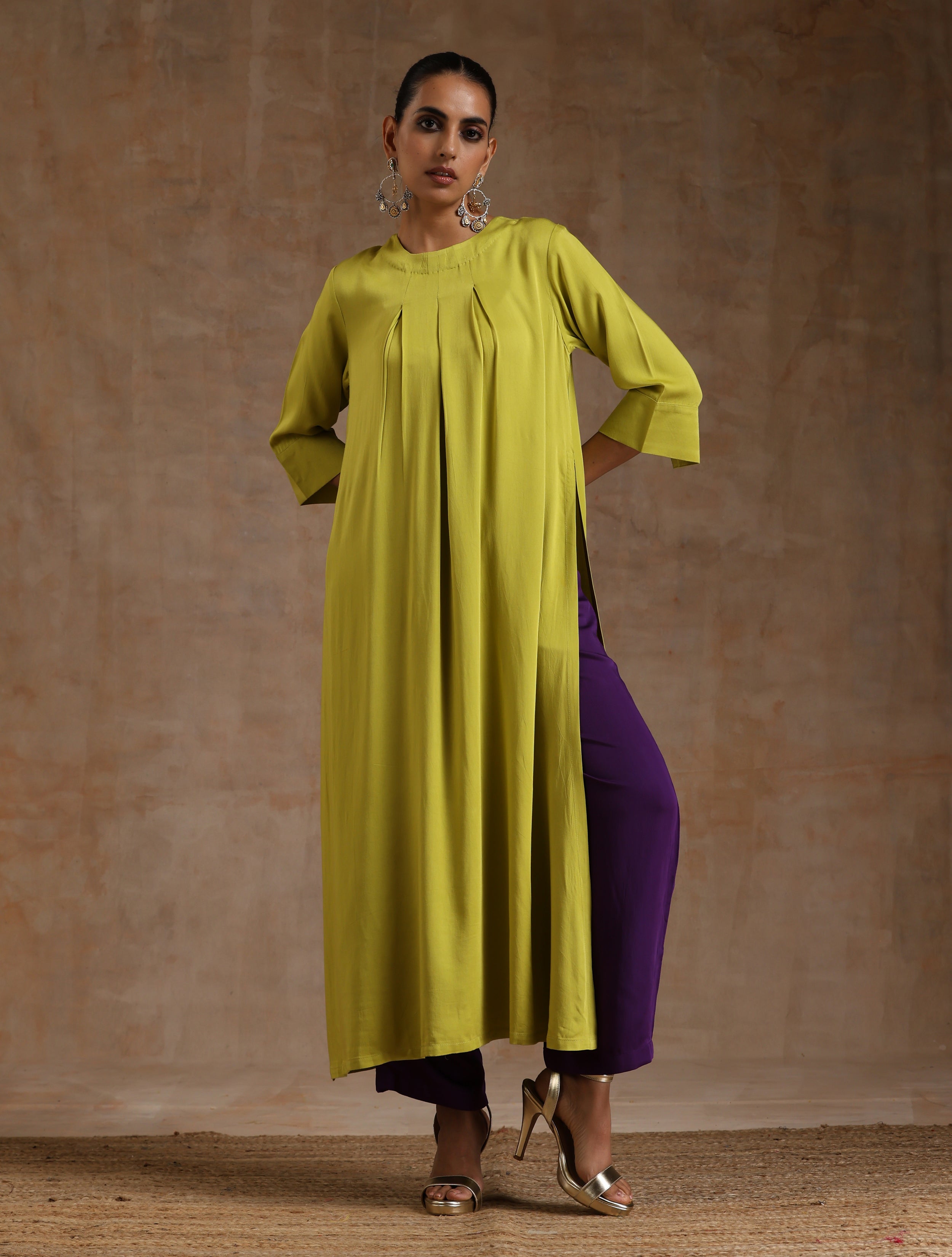 trueBrowns Lime Modal Satin Neck Pleat Kurta Set | Grocsy