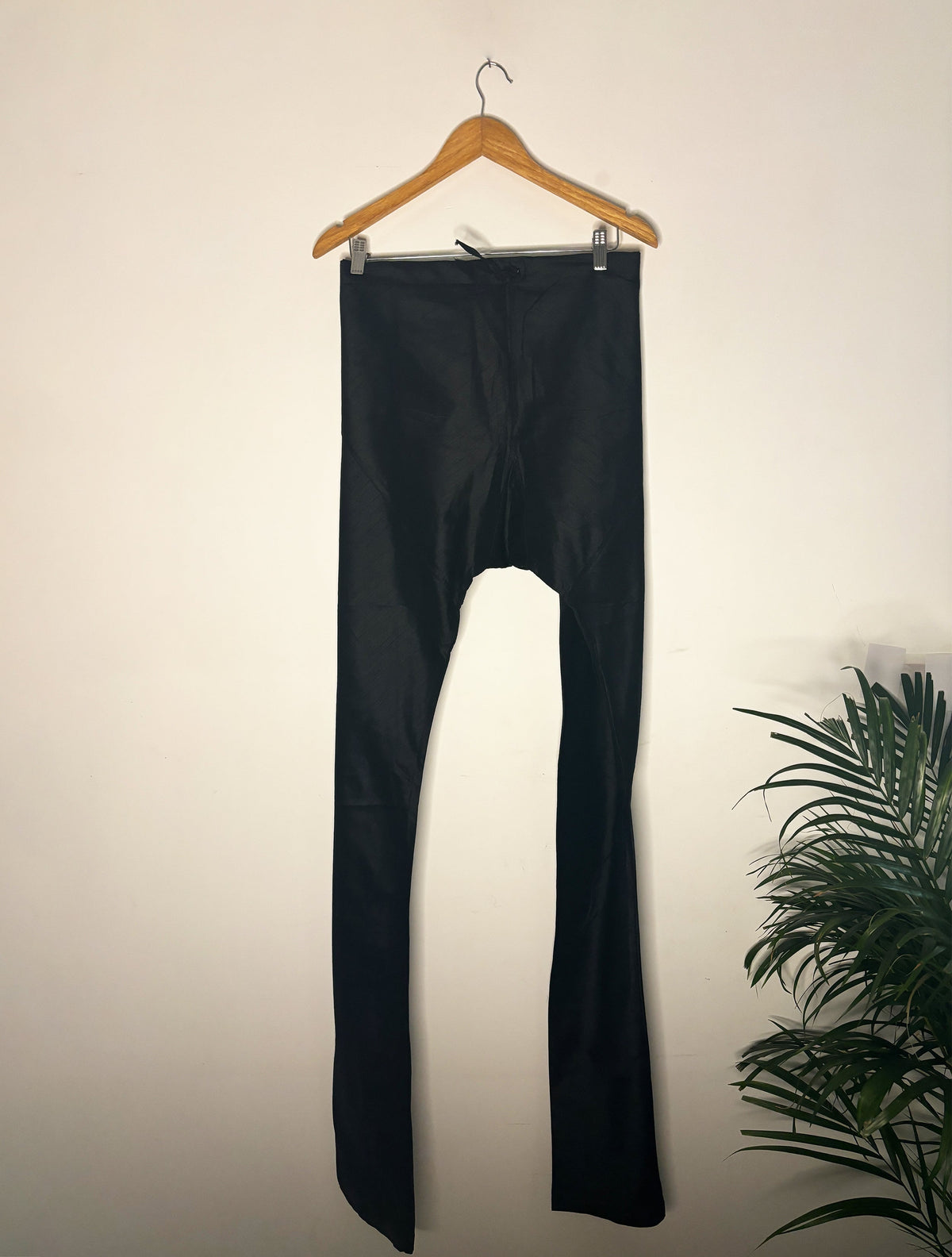 trueBrowns Black Silk Pajama | Grocsy