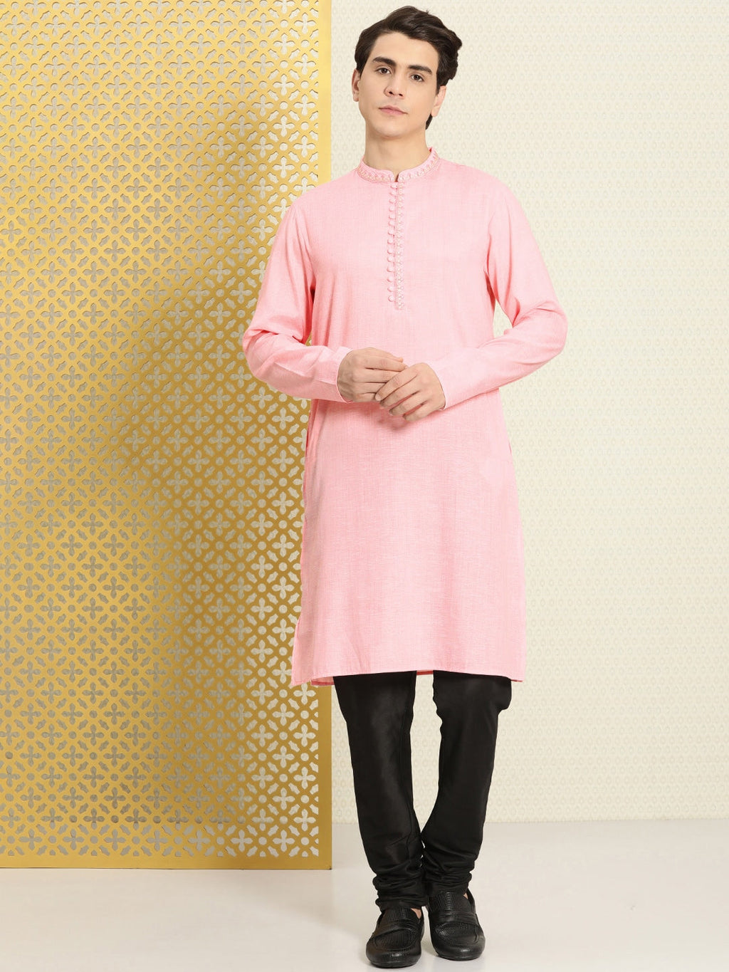 House of Pataudi Men Solid Thread Work Jashn Kurta | Grocsy