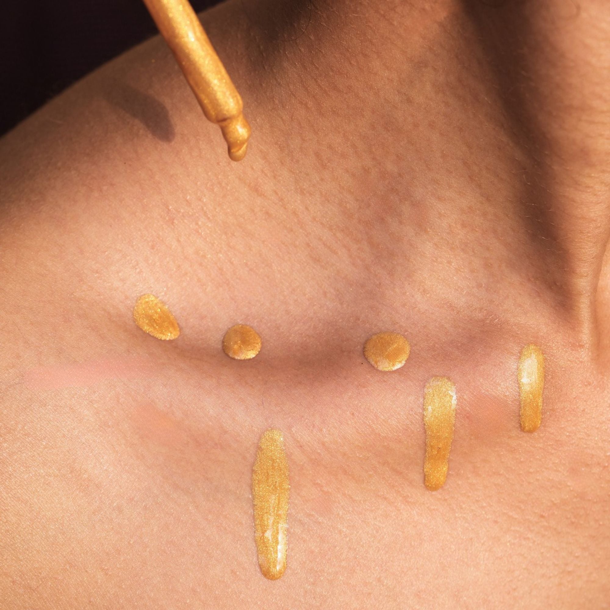 Skinvest Molten Gold Shimmer Drops With Buff Body Brush | Grocsy