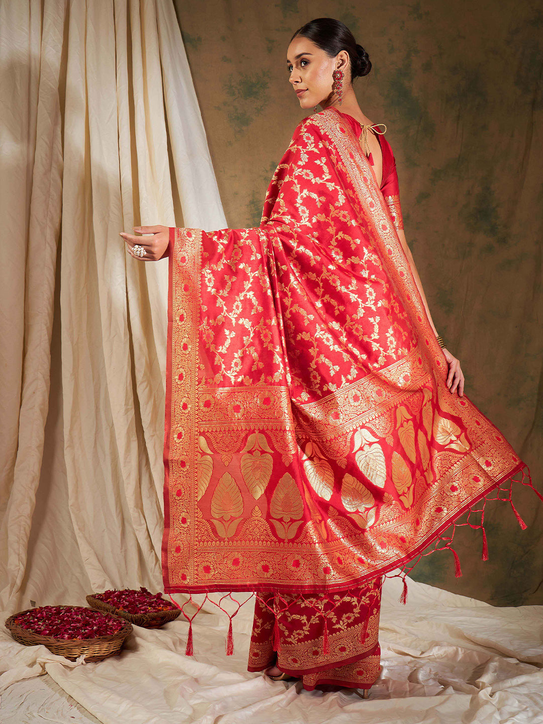 Sangria Red Floral Woven Design Zari Kanjeevaram Saree | Grocsy