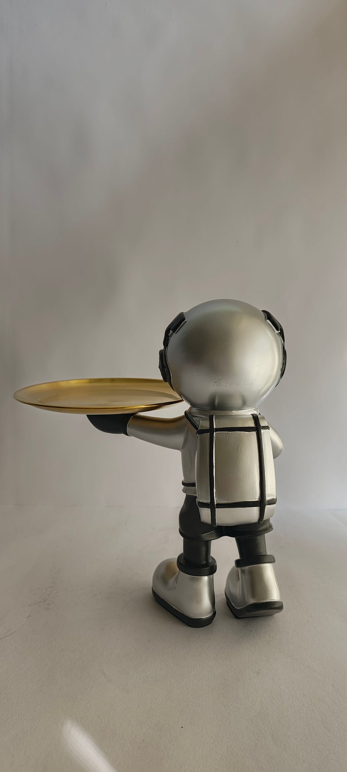 Sun Mun Decors Astronaut Platter Large | Grocsy