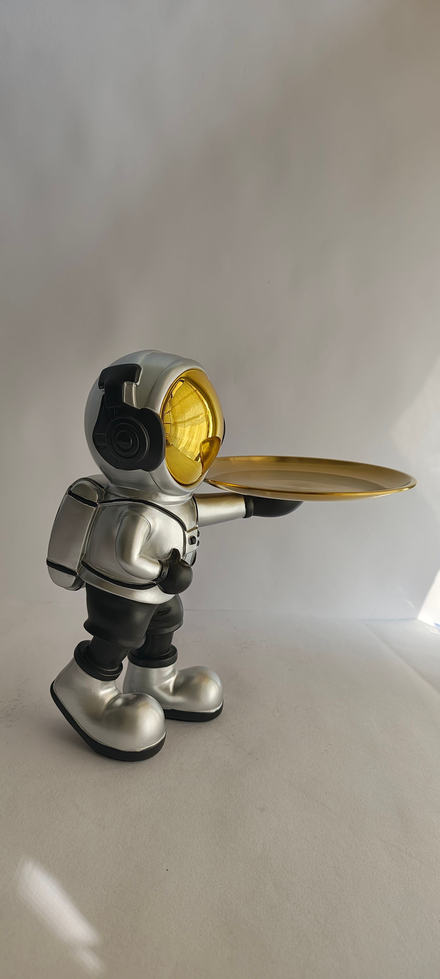 Sun Mun Decors Astronaut Platter Large | Grocsy