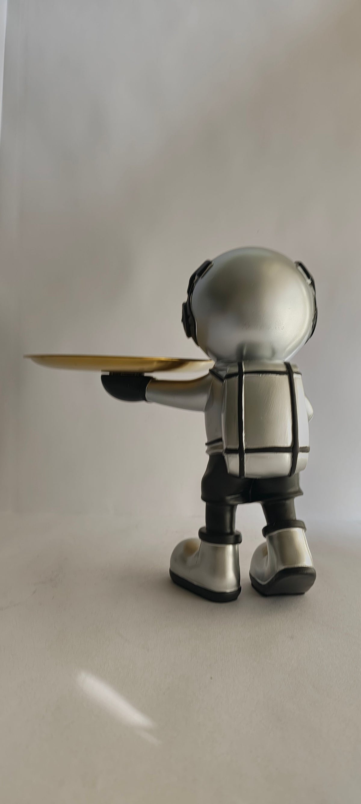 Sun Mun Decors Astronaut Platter Large | Grocsy